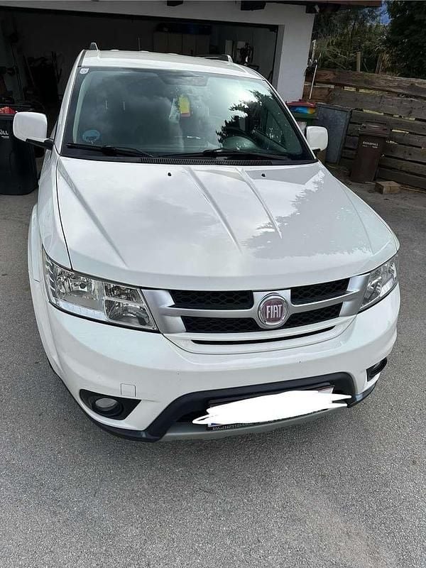 Weiß Gebraucht 2013 Fiat Freemont SUV | € 12.500 (Teuer) - Bild 1/4