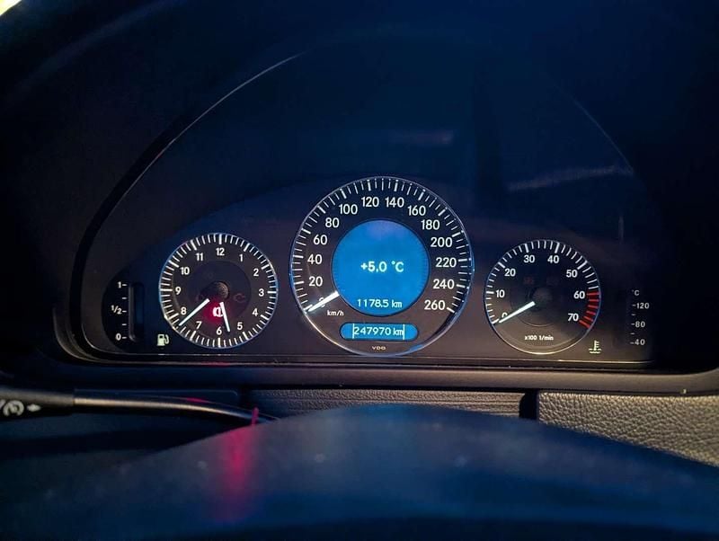 Gebraucht 2002 Mercedes CLK240 Elegance Coupé | € 5.000 - Bild 1/4