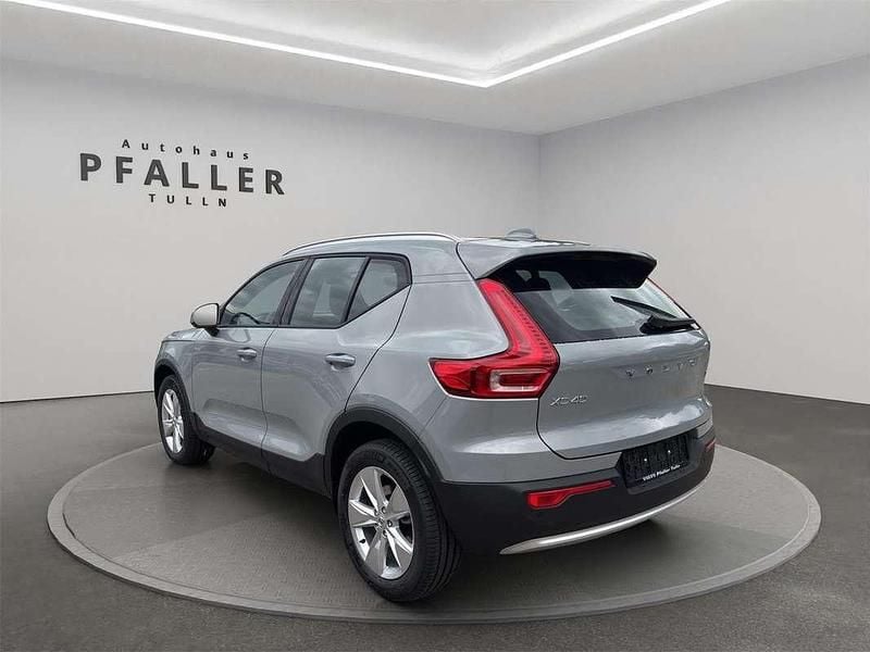 Gebraucht Volvo XC40 Core 163 PS (119 kW) 2025 Grau SUV