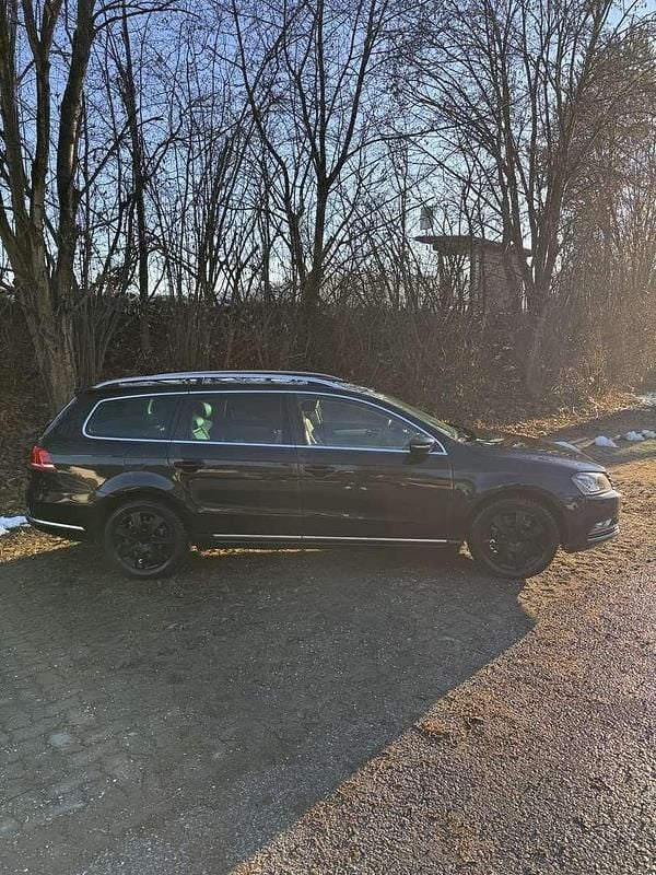 Gebraucht VW Passat Highline 140 PS (102 kW) 2012 Schwarz Kombi