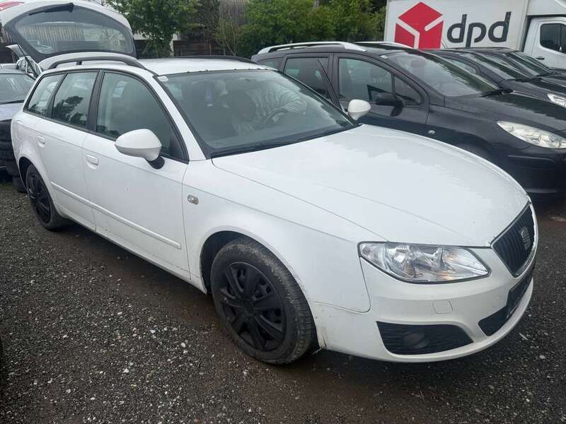 Weiß Gebraucht 2011 Seat Exeo Reference Kombi | € 1.990 - Bild 1/4