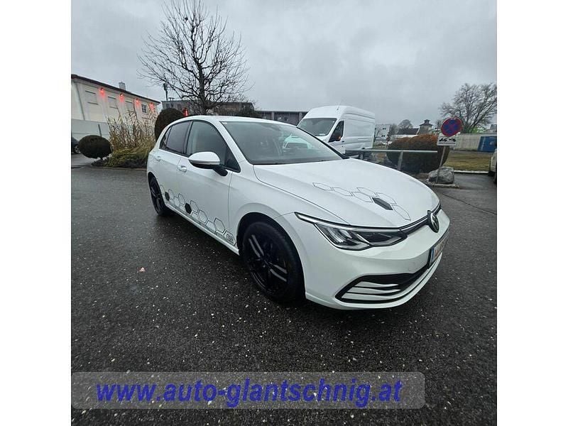 Gebraucht VW Golf VIII 90 PS (66 kW) 2020 Weiß Limousine