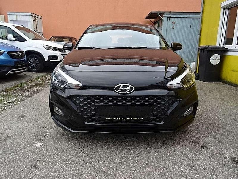 Schwarz Gebraucht 2019 Hyundai i20 Limousine | € 10.990 (Fairer Preis) - Bild 1/4
