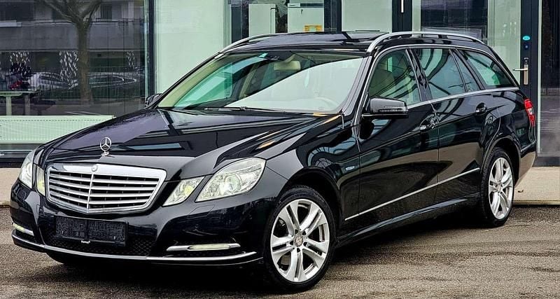 Schwarz Gebraucht 2012 Mercedes E200 Kombi | € 12.400 (Fairer Preis) - Bild 1/4