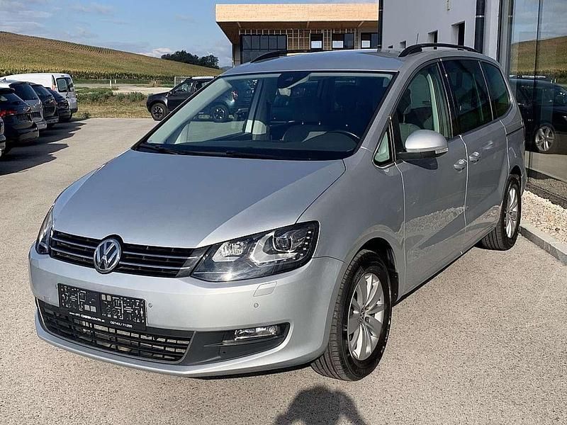 Grau Gebraucht 2020 VW Sharan Comfortline Van / Kleinbus | € 17.500 (Superpreis) - Bild 1/4