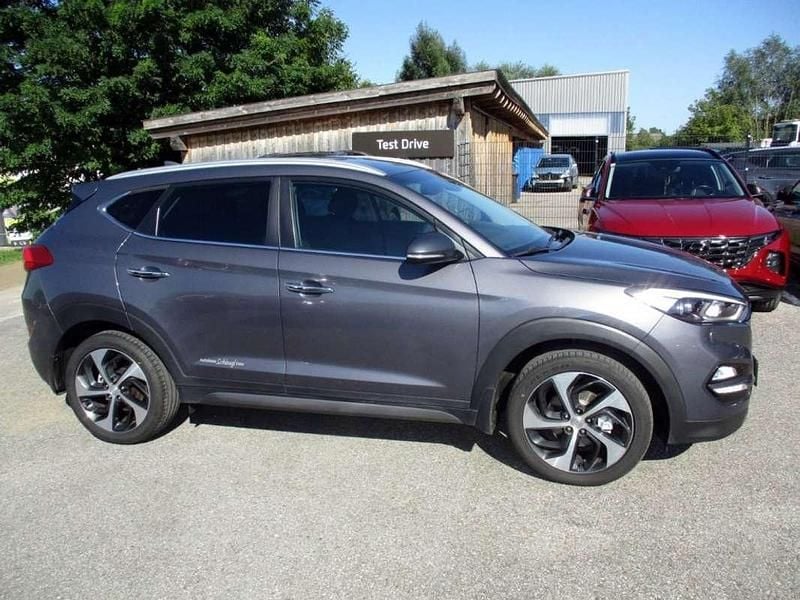 Gebraucht Hyundai Tucson Style 116 PS (85 kW) 2016 Grau SUV