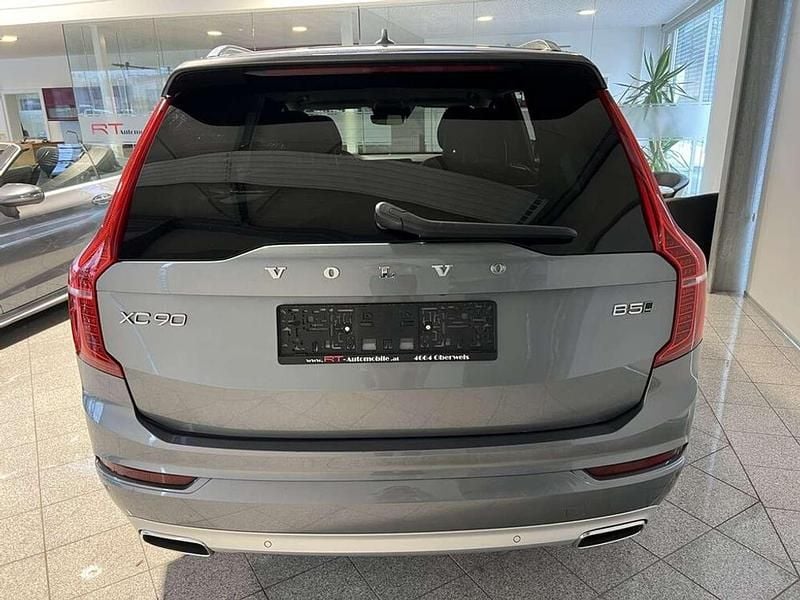 Gebraucht Volvo XC90 Momentum 235 PS (172 kW) 2020 Grau SUV