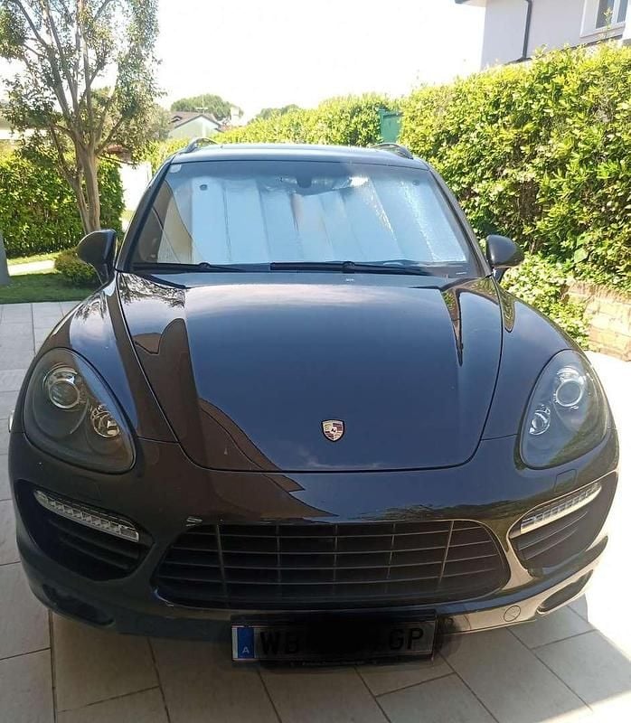 Gebraucht Porsche Cayenne Turbo 500 PS (367 kW) 2012 Schwarz SUV