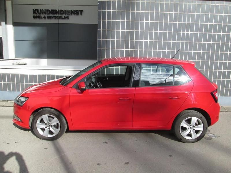 Gebraucht Skoda Fabia Ambition 95 PS (69 kW) 2018 Rot Kleinwagen