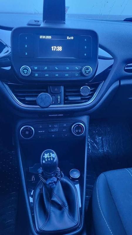 Gebraucht Ford Fiesta Trend 69 PS (50 kW) 2019 Schwarz Limousine