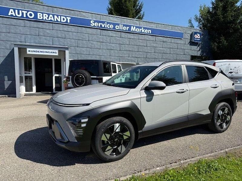 Grau Neu 2025 Hyundai Kona GO! SUV | € 31.480 (Fairer Preis) - Bild 1/4