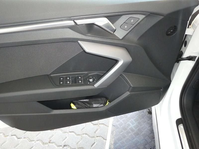 Gebraucht Audi A3 Ambiente 116 PS (85 kW) 2025 Weiss  normal Limousine