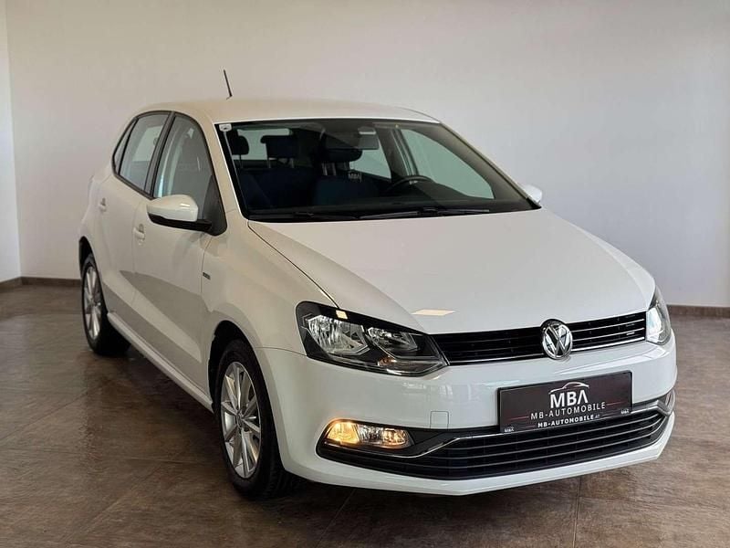 Weiß Gebraucht 2015 VW Polo LOUNGE Limousine | € 8.990 (Fairer Preis) - Bild 1/4