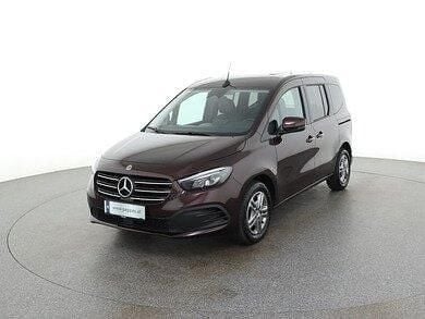 Rubellitrot metallic Gebraucht 2024 Mercedes T180 Style Van / Kleinbus | € 39.588 - Bild 1/4