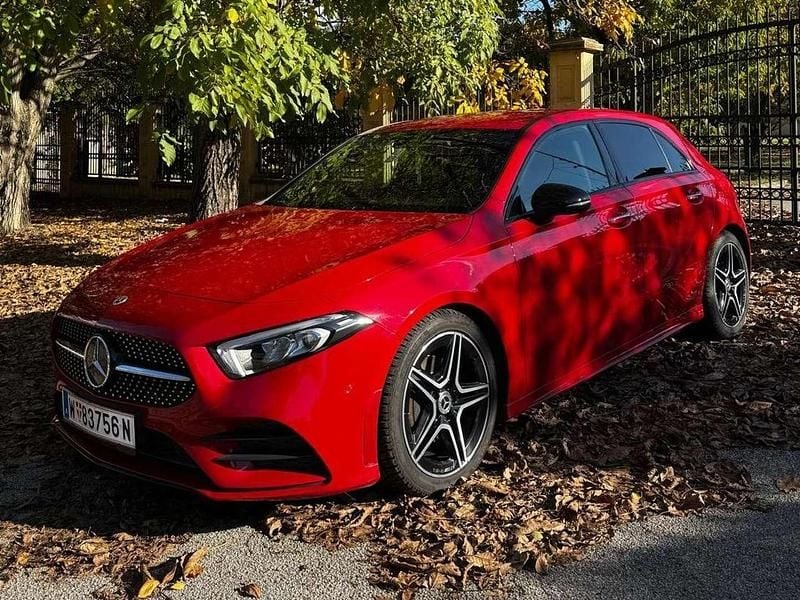 Rot Gebraucht 2019 Mercedes A180 AMG line Limousine | € 20.500 (Guter Preis) - Bild 1/4