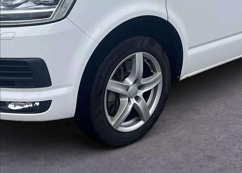 Gebraucht VW Multivan Trendline 150 PS (110 kW) 2017 Weiß Van