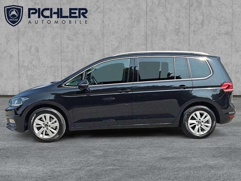 Gebraucht VW Touran Highline 150 PS (110 kW) 2023 Schwarz  metallicperleffektno Van / Kleinbus