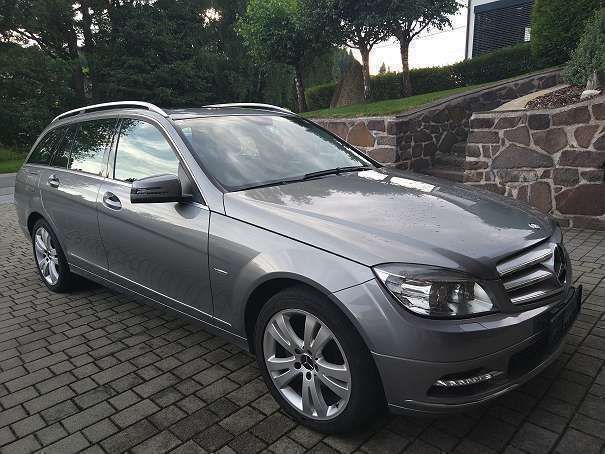 Verkauft Mercedes C200 C Klasse Grau Gebraucht 2010 205 000 Km 1 4 Gebraucht Mercedes C200 C Klasse Grau Kombi Family Van