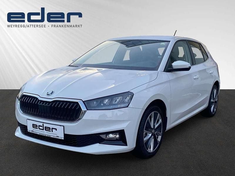 Weiss normal Gebraucht 2023 Skoda Fabia Ambition Kleinwagen | € 16.990 (Fairer Preis) - Bild 1/4