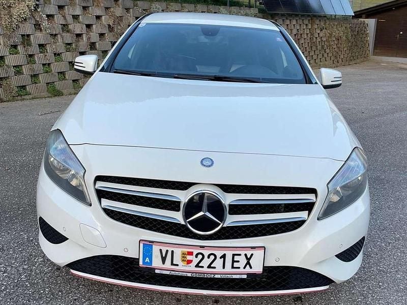 Weiß Gebraucht 2012 Mercedes A180 Limousine | € 6.300 (Fairer Preis) - Bild 1/4
