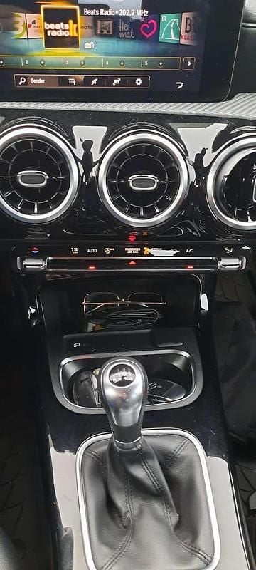 Gebraucht Mercedes A160 109 PS (80 kW) 2020 Schwarz Limousine