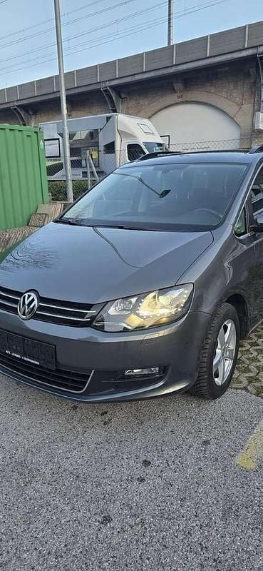 Grau Gebraucht 2015 VW Sharan Van / Kleinbus | € 14.300 (Superpreis) - Bild 1/4