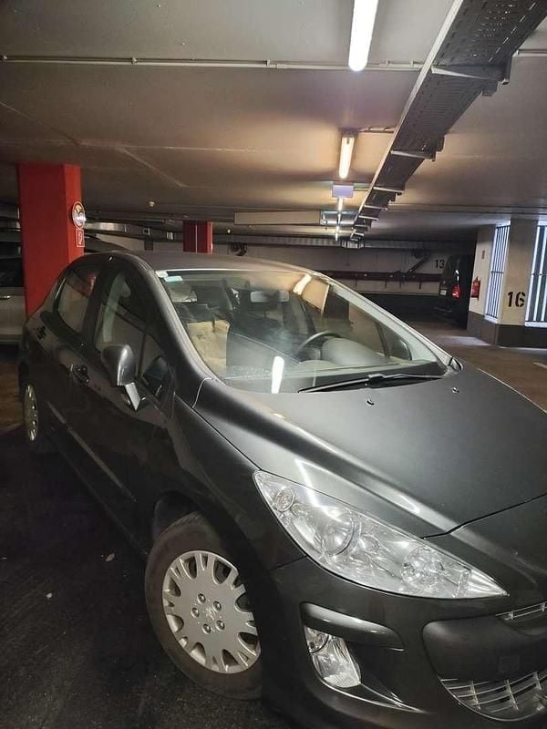 Gebraucht Peugeot 308 97 PS (71 kW) 2011 Grau Limousine