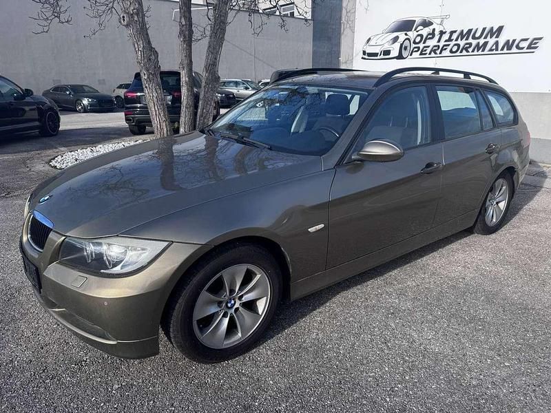 Gebraucht BMW 318 Advantage 129 PS (94 kW) 2008 Braun Kombi