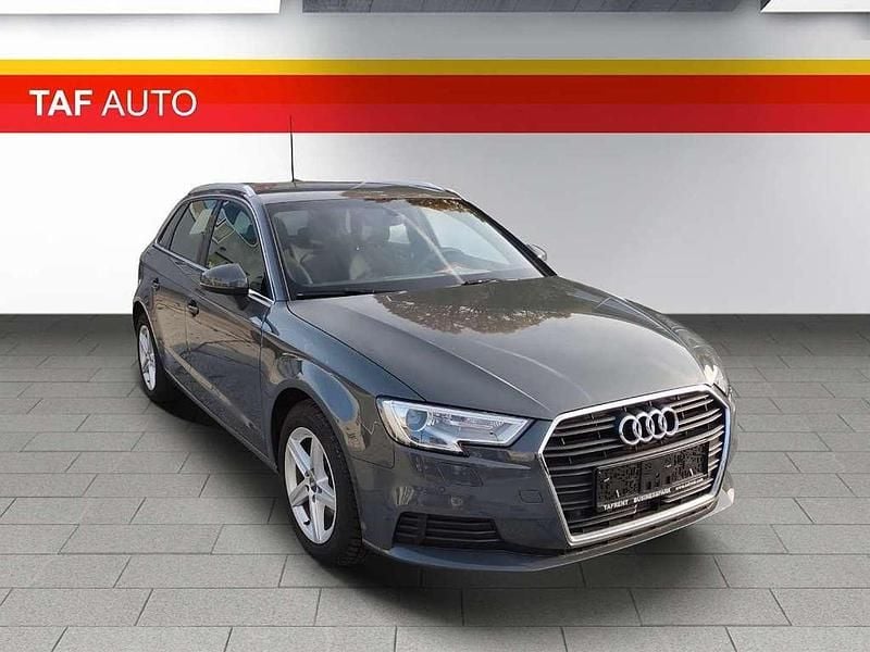 Gebraucht Audi A3 116 PS (85 kW) 2019 Grau Limousine
