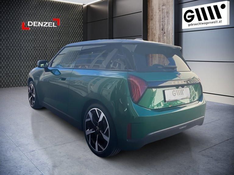 Gebraucht Mini Cooper SE 160 kW (218 PS) 2024 British racing green Kleinwagen