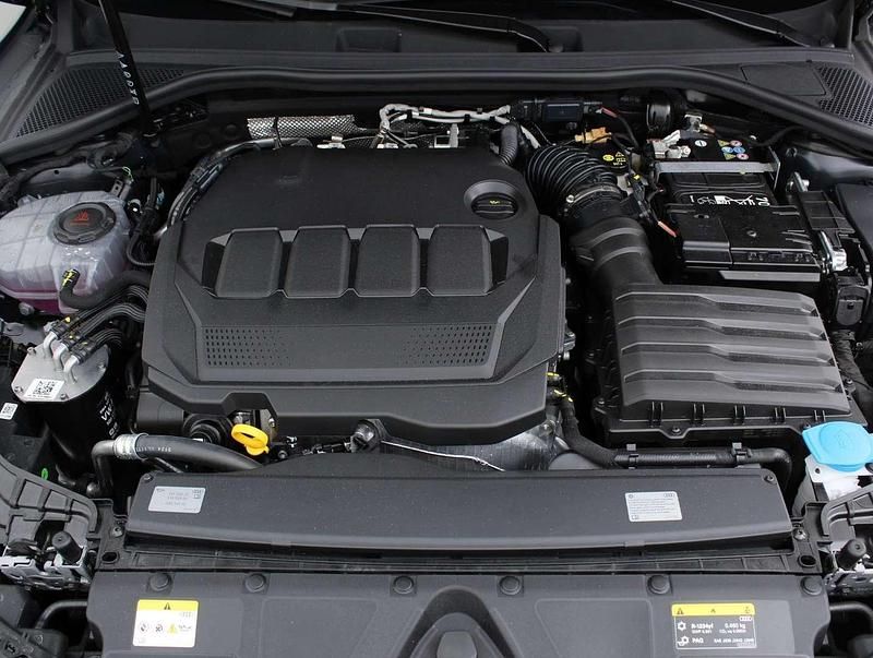 Neu Audi A3 S-Line 150 PS (110 kW) 2025 Mittelblau  metallic Limousine