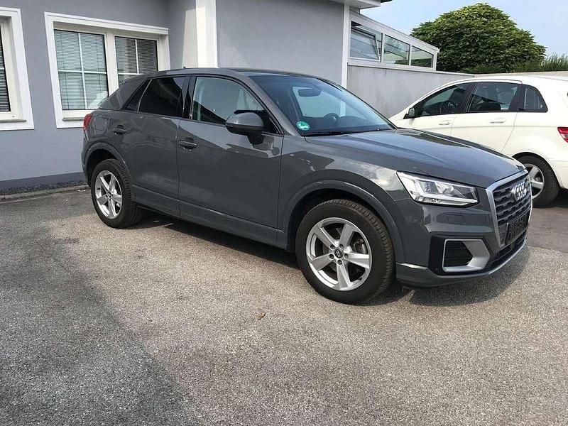Gebraucht Audi Q2 Sport 116 PS (85 kW) 2017 Grau SUV