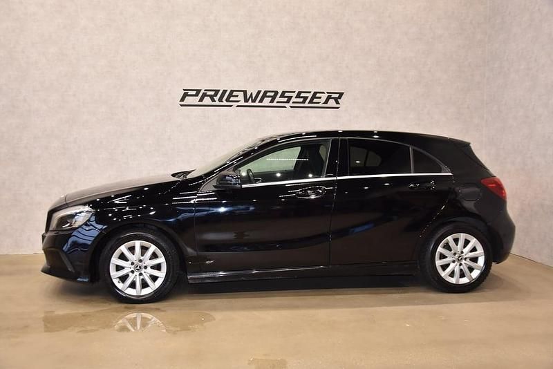 Gebraucht Mercedes A180 109 PS (80 kW) 2017 Schwarz normal