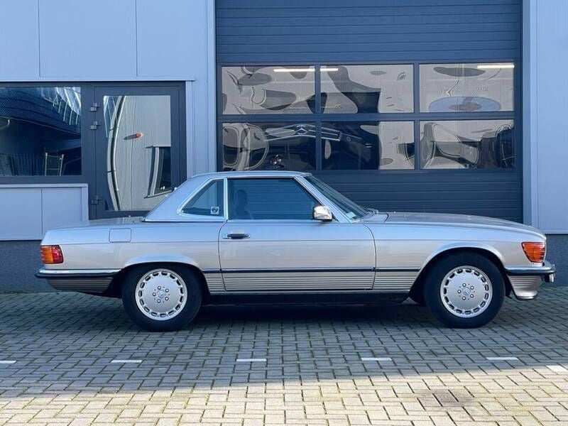 Gebraucht Mercedes 560 230 PS (169 kW) 1987 Beige Cabrio