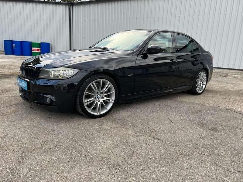 Schwarz Gebraucht 2009 BMW 330 Limousine | € 13.500 (Fairer Preis) - Bild 1/4