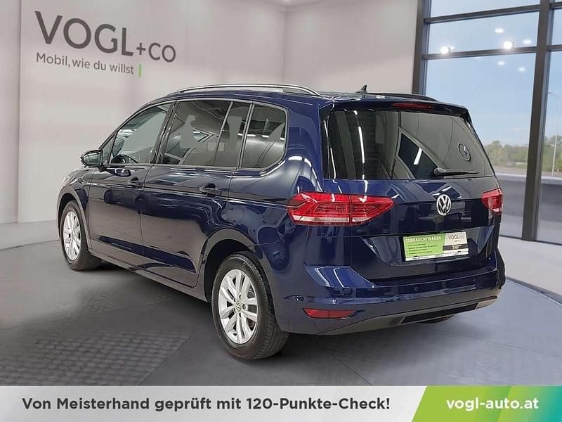 Gebraucht VW Touran Highline 116 PS (85 kW) 2019 Blau Van / Kleinbus