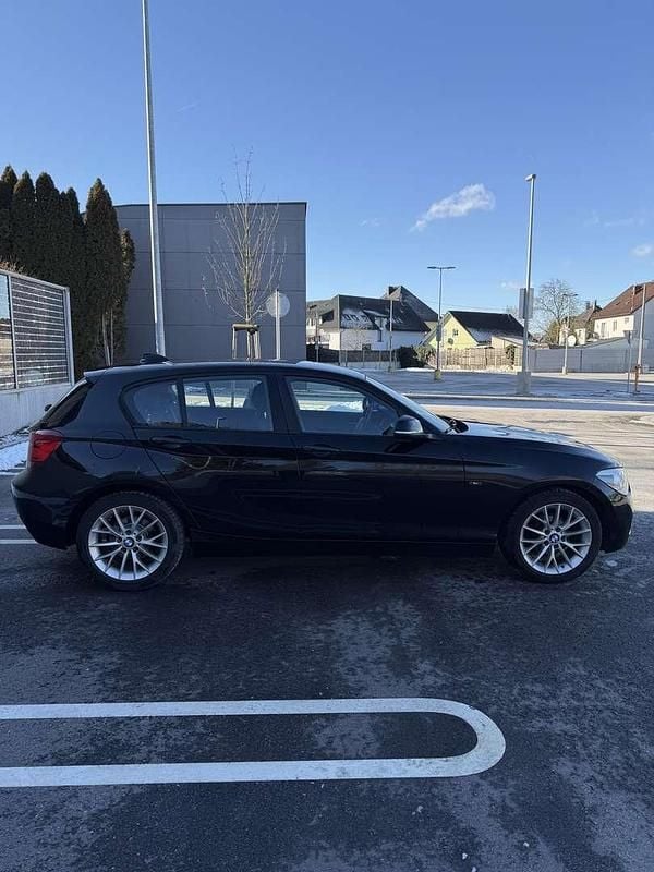 Gebraucht BMW 118 Sport Line 143 PS (105 kW) 2012 Schwarz Kleinwagen