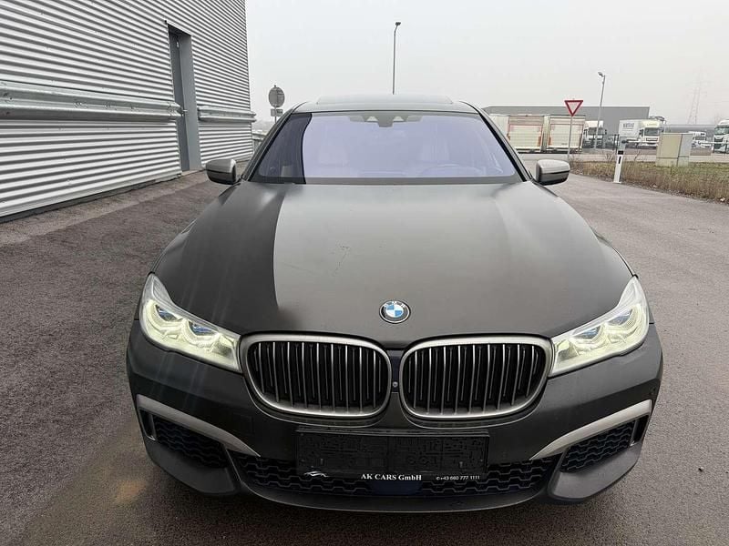 Gebraucht BMW M760 Executive 609 PS (447 kW) 2017 Schwarz Limousine