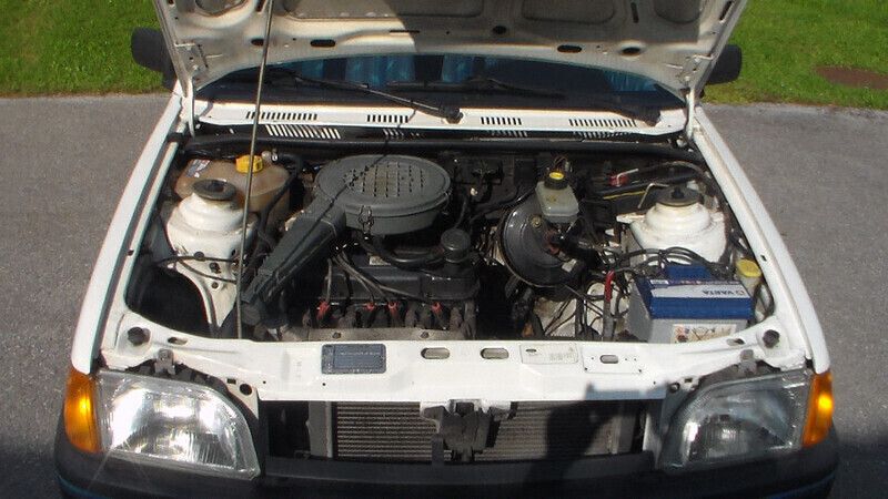 Gebraucht Ford Fiesta 50 PS (36 kW) 1993 Weiß Kleinwagen