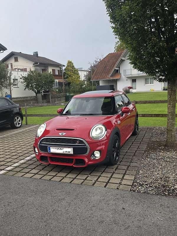 Rot Gebraucht 2015 Mini Cooper SD Kleinwagen | € 14.650 - Bild 1/4