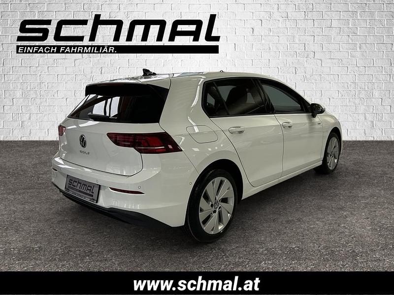 Neu VW Golf VIII 115 PS (84 kW) 2026 Weiss  normal