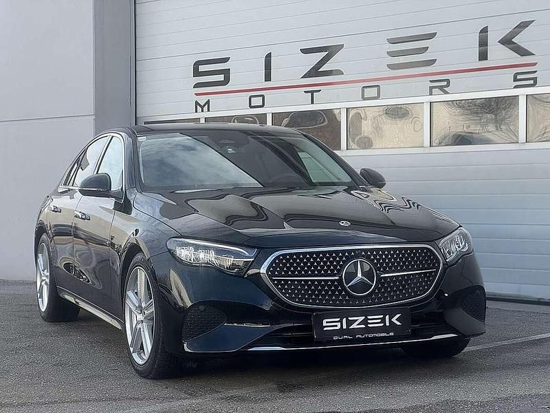 Gebraucht Mercedes E220 197 PS (144 kW) 2024 Schwarz Limousine