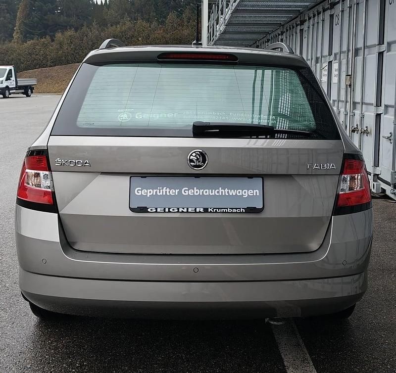 Gebraucht Skoda Fabia Ambition 95 PS (69 kW) 2018 Hellbraun  metallic Kombi