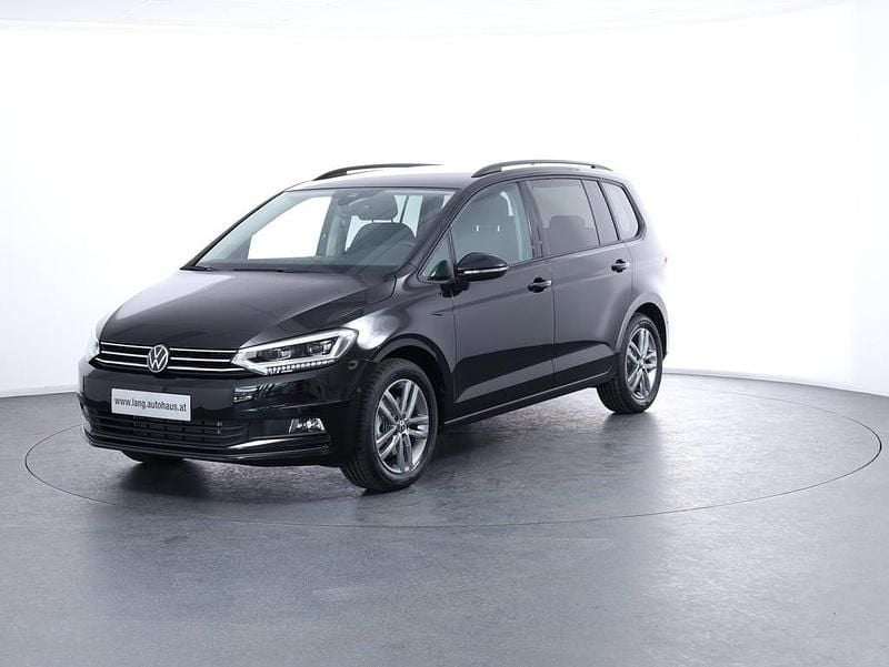 Neu VW Touran 150 PS (110 kW) 2026 Schwarz  metallic Van / Kleinbus