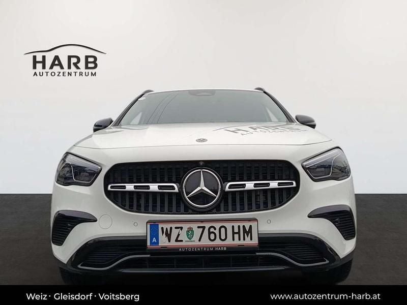 Gebraucht Mercedes GLA180 136 PS (100 kW) 2025 Weiß SUV