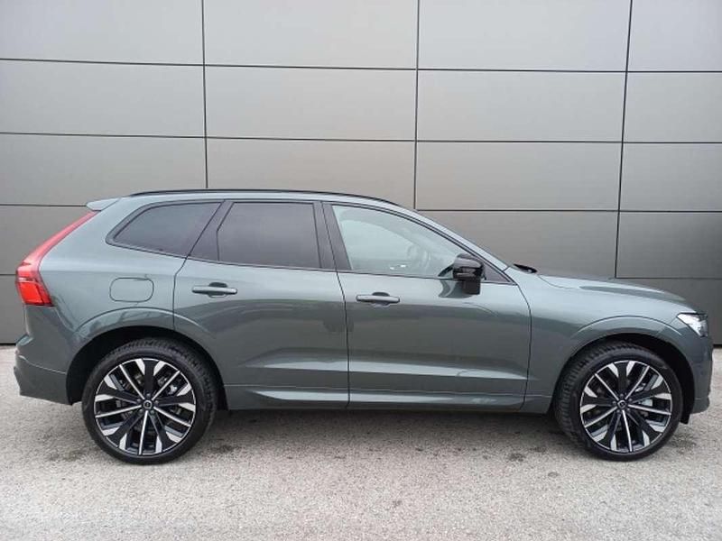 Gebraucht Volvo XC60 Plus 252 PS (185 kW) 2025 Grün SUV