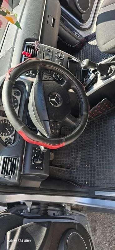 Gebraucht Mercedes 180 109 PS (80 kW) 2007 Limousine