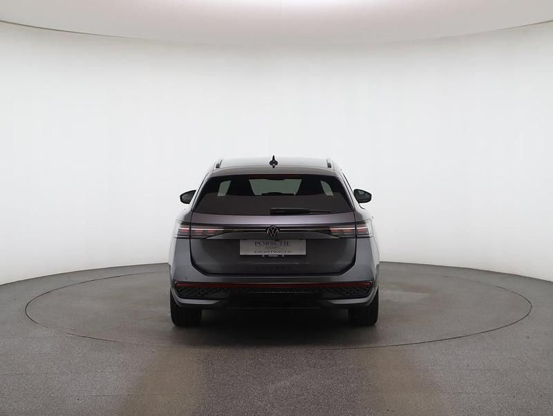 Gebraucht VW Passat R-line 150 PS (110 kW) 2026 Mittelgrau  normal Kombi