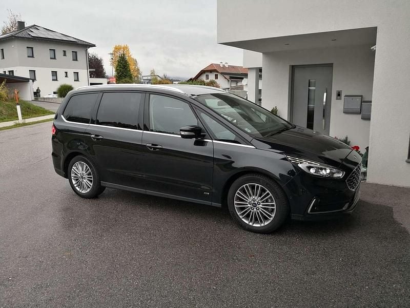 Gebraucht 2021 Ford Galaxy Vignale Van / Kleinbus | € 37.999 - Bild 1/4