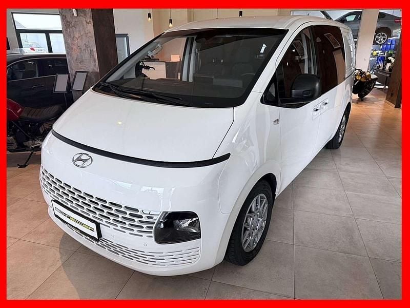Weiß Gebraucht 2024 Hyundai Staria Van | € 29.990 - Bild 1/4